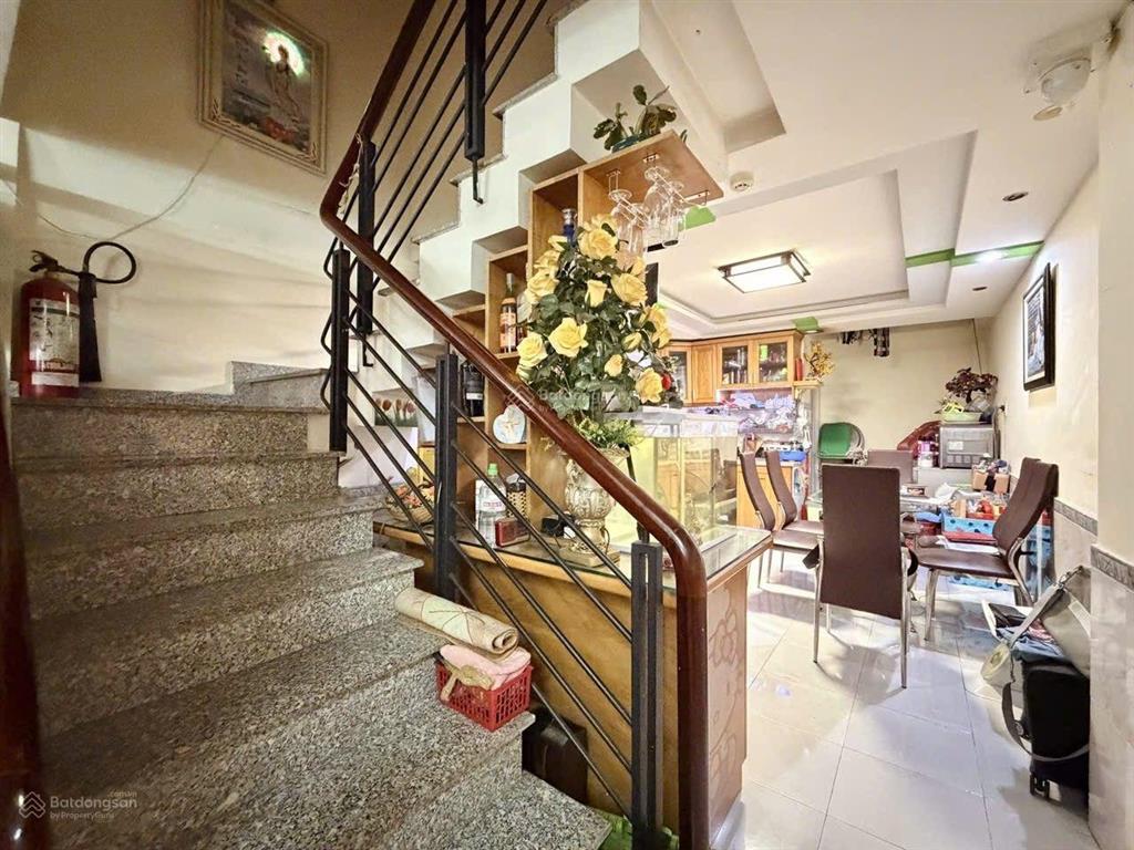 Hẻm nhựa 6m ô tô tránh sát rạch xuyên tâm 5 tầng chỉ 8.75 tỷ