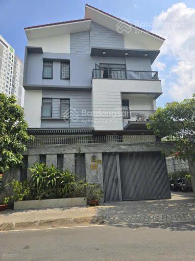 Bán gấp thanh lý biệt thự góc 2 mt có hồ bơi khu dân cư vip quận 2 (10mx20m) giá 30 tỷ
