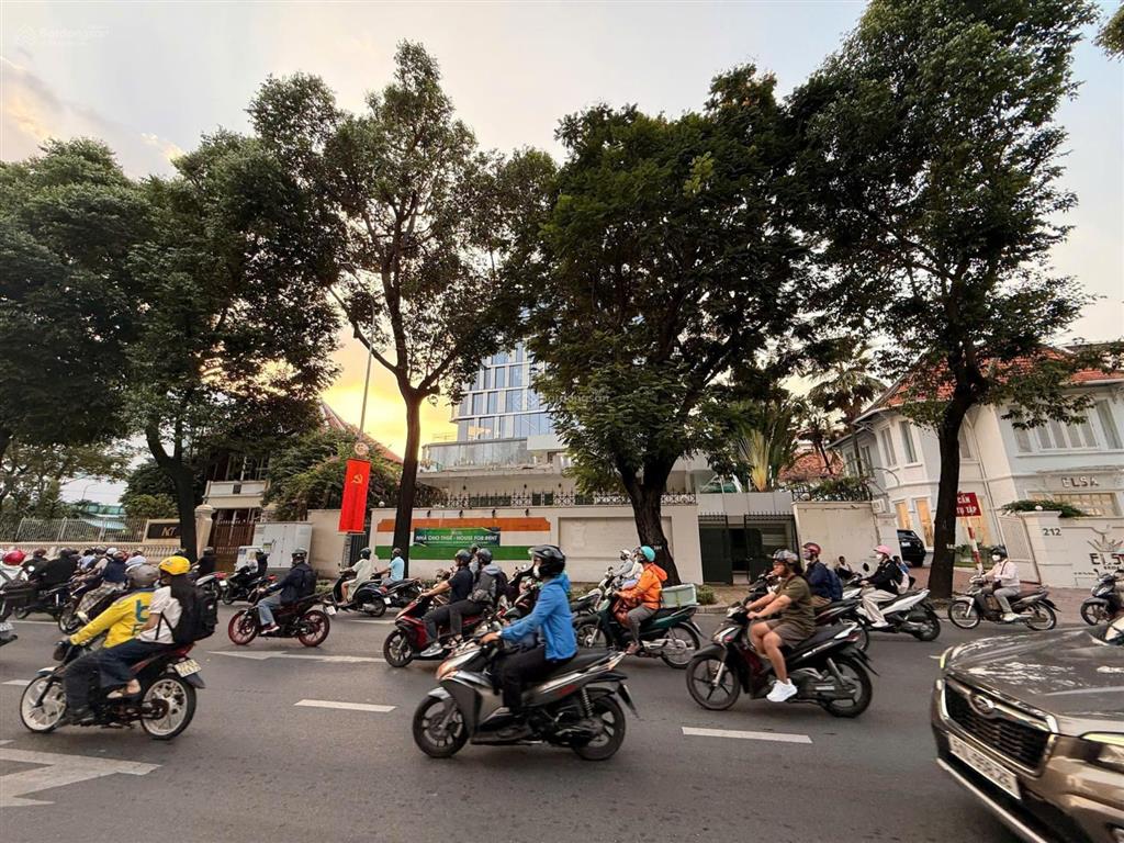 Ngộp bank, bán nhà 2 mặt tiền ung văn khiêm, bình thạnh, ngang 16x50m nở hậu 30m, giá tốt ~299tr/m2