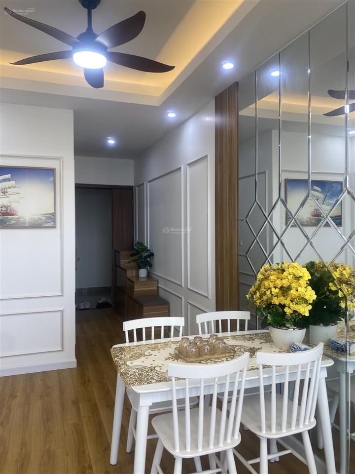 Căn 2 ngủ dt 63,5 m2 tầng 15 view trực diện vịnh hạ long, có sổ giá 3 tỷ2 bao phí cn view cực đẹp
