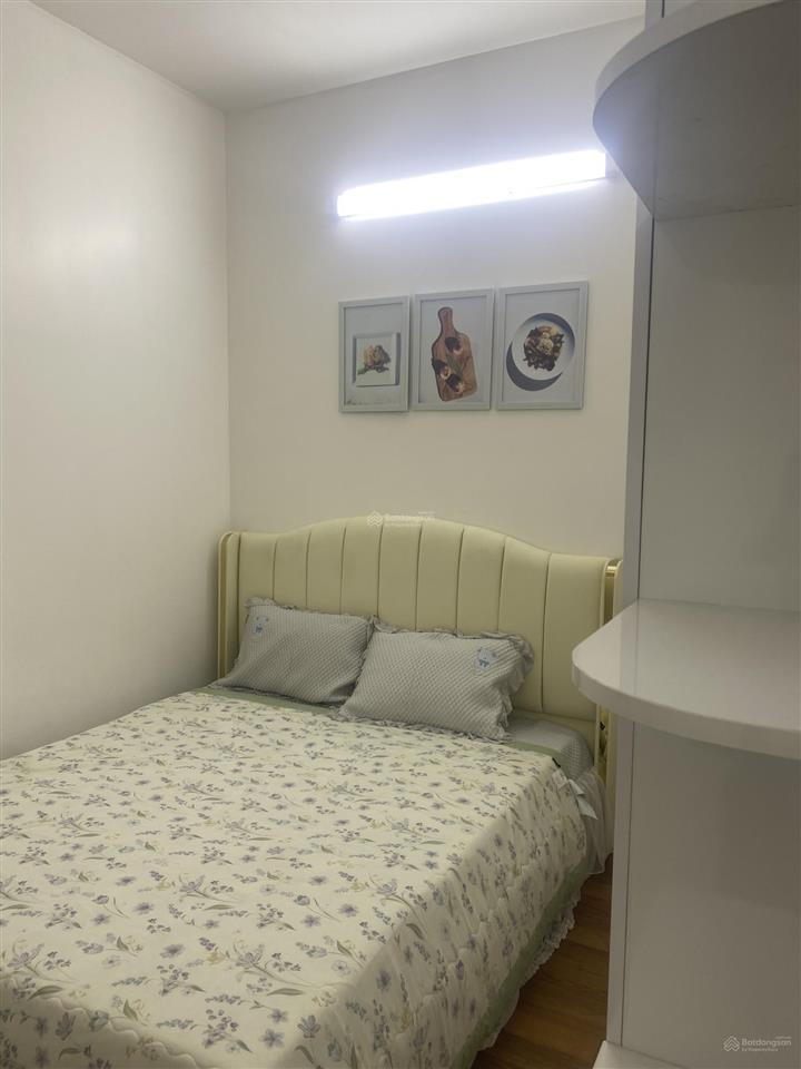 Căn 2 ngủ dt 63,5 m2 tầng 15 view trực diện vịnh hạ long, có sổ giá 3 tỷ2 bao phí cn view cực đẹp