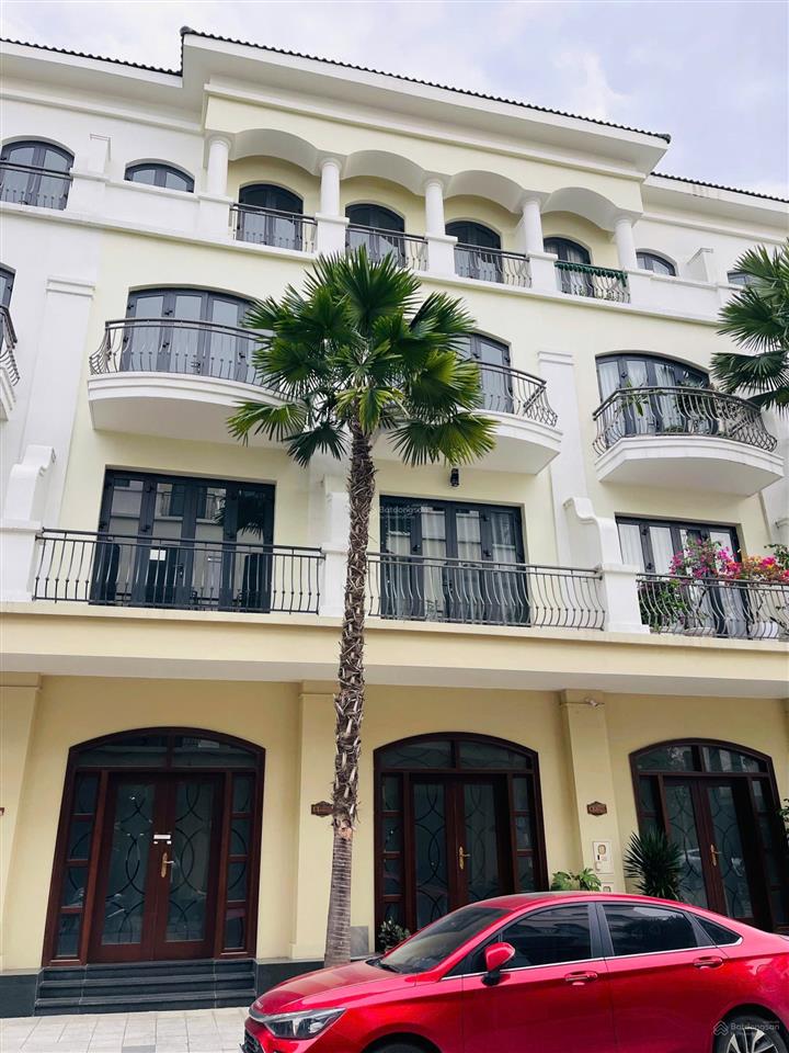 Chà là  48m2
hướng tây bắc
sẵn sổ, không vay, không thế chấp
giá 7 tỷ