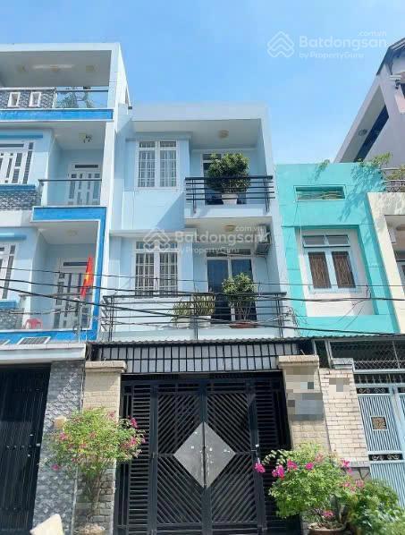 Bán nhà thạch lam quận tân phú , hẻm 8m , dt 4mx17m , đúc 2 lầu shr chủ gấp bán