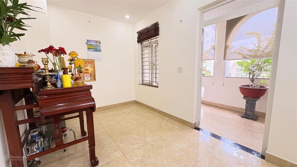 Bán nhà phạm đăng giảng q.bình tân  dt 5m x 13m  3 lầu 4pn sổ riêng giá chỉ  5,65 tỷ