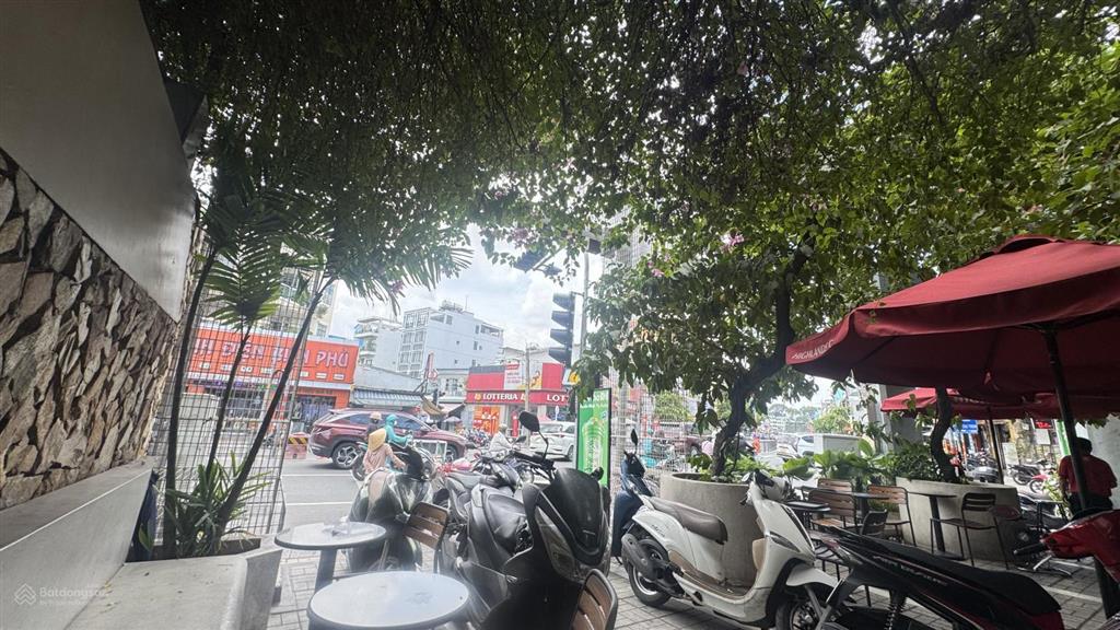 Cho thuê mặt tiền phan đăng lưu. 2mt phường 2 phú nhuận. dt 16 x48 hậu 25. giá thuê 320 triệu