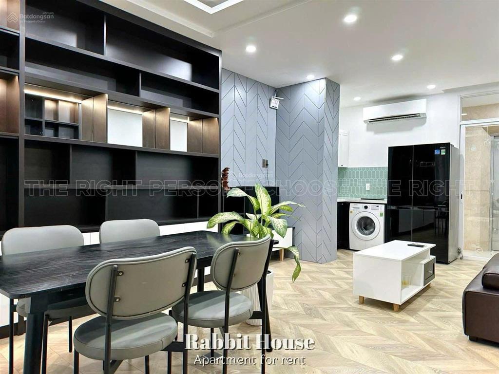 Cho thuê căn hộ 2pn ban công gần vòng xoay lăng cha cảbờ kè hoàng sa trường sachợ phạm văn hai