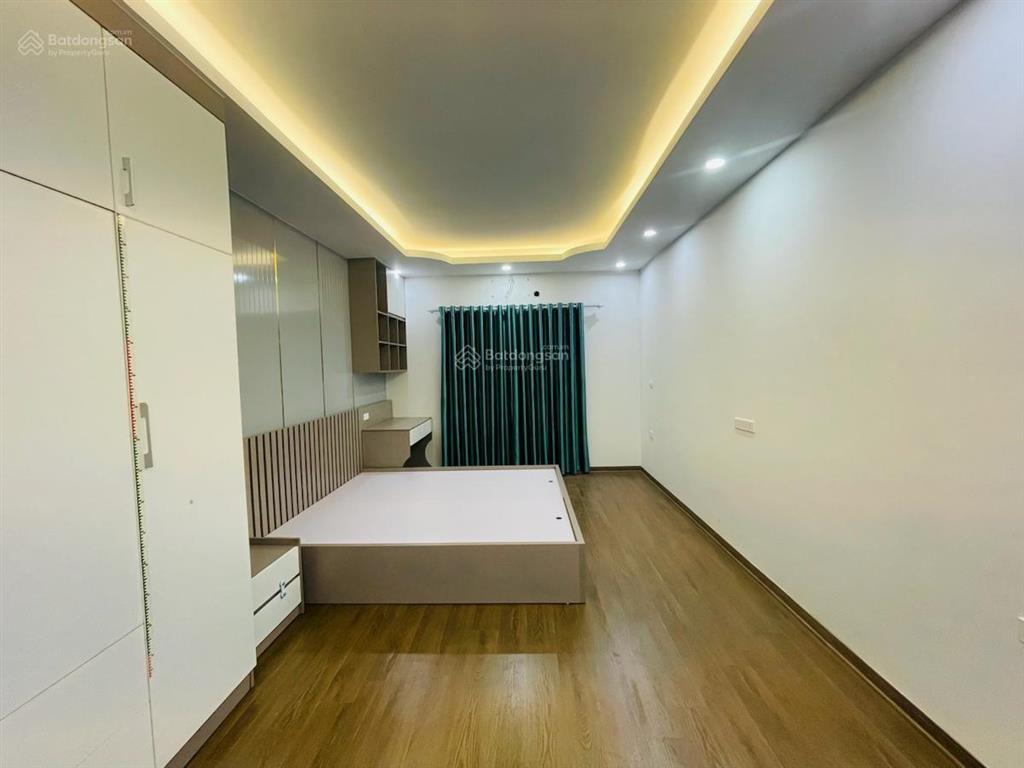 Gấp! giảm300triệu! trần khát chân 33m2 5t 3n3wc sđcc full nội thất!