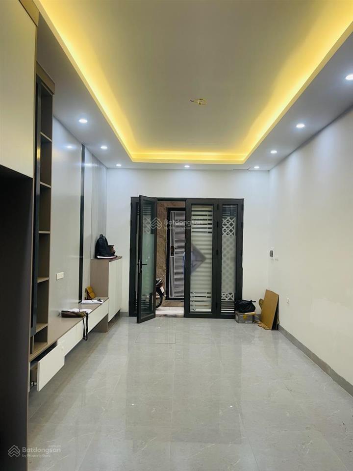 Gấp! giảm300triệu! trần khát chân 33m2 5t 3n3wc sđcc full nội thất!