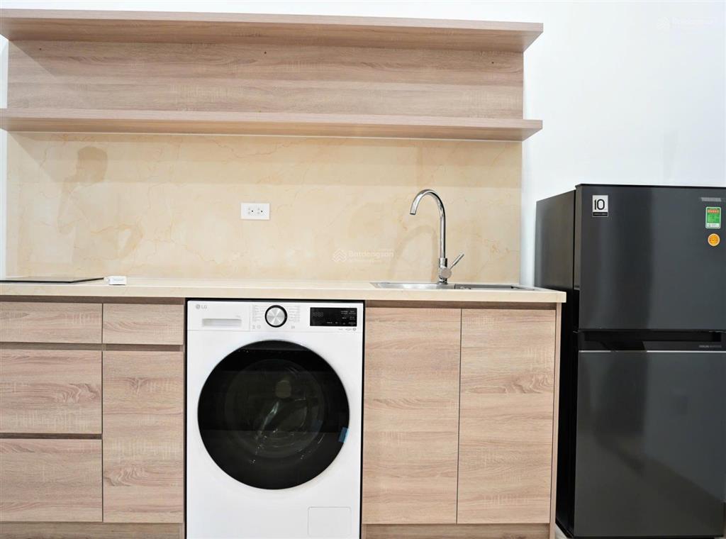 Cho thuê ccmn mới ngay mặt đường võ chí công, full đồ