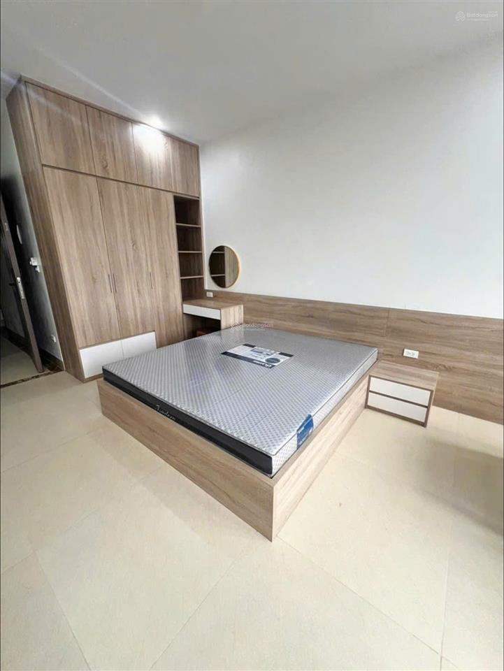 Cho thuê ccmn mới ngay mặt đường võ chí công, full đồ