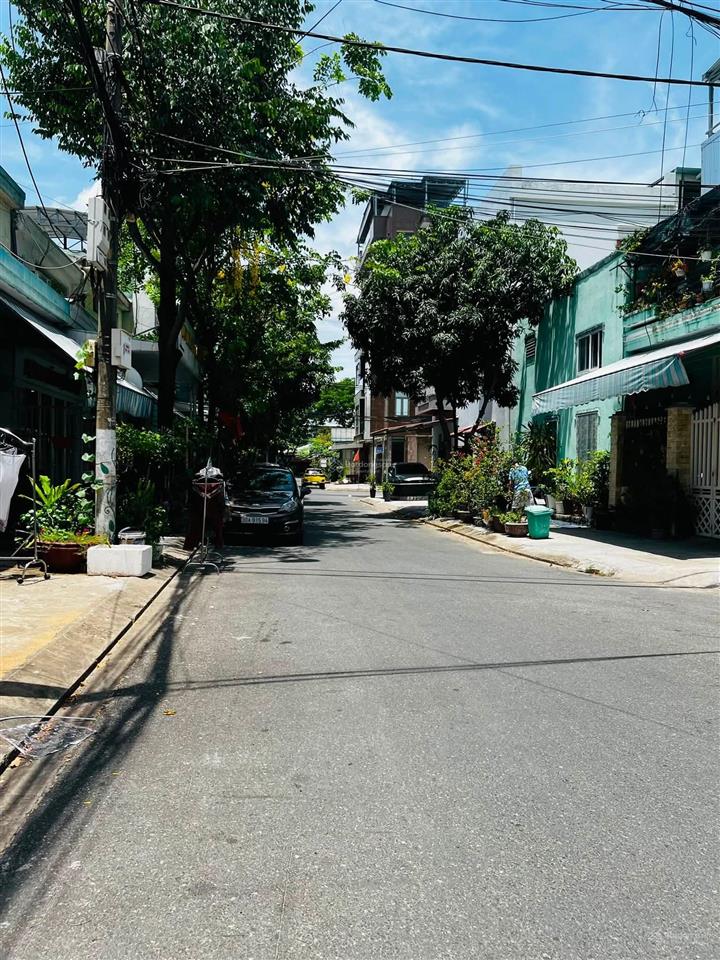 Nhà mặt tiền phú lộc 8  gần biển 400m