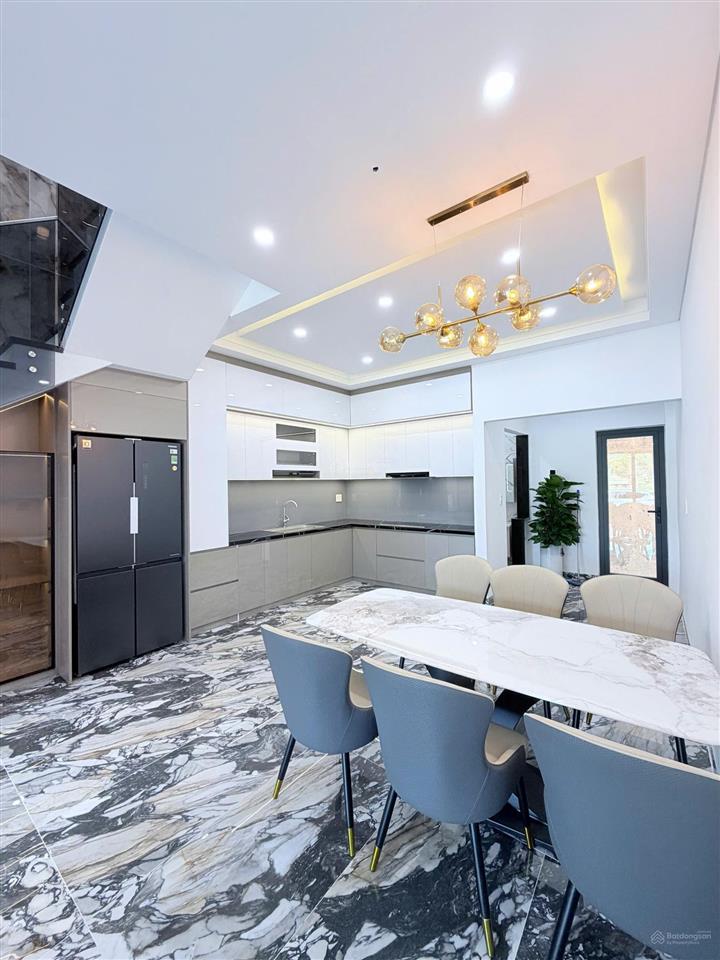 Bán nhà 4 tầng gần biển nguyễn tất thành trần bích san view biển