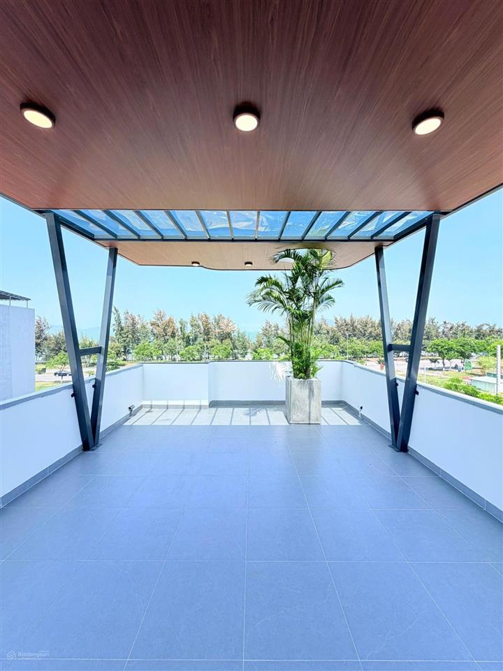 Bán nhà 4 tầng gần biển nguyễn tất thành trần bích san view biển