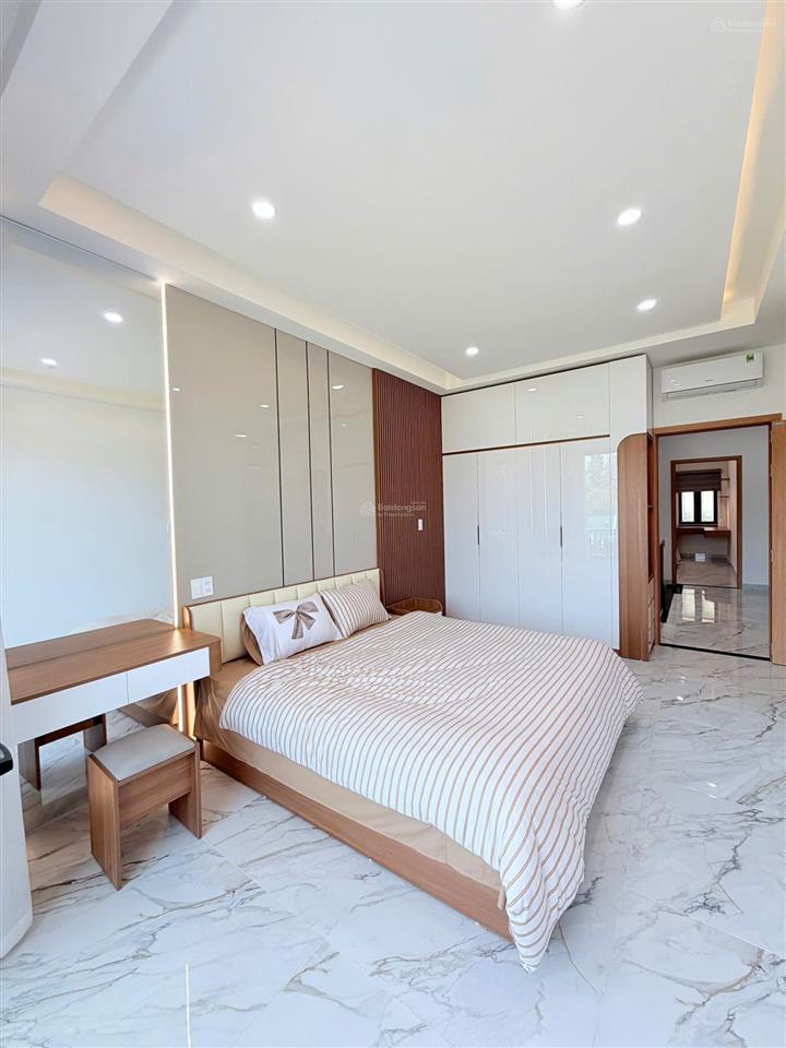 Bán nhà 4 tầng gần biển nguyễn tất thành trần bích san view biển