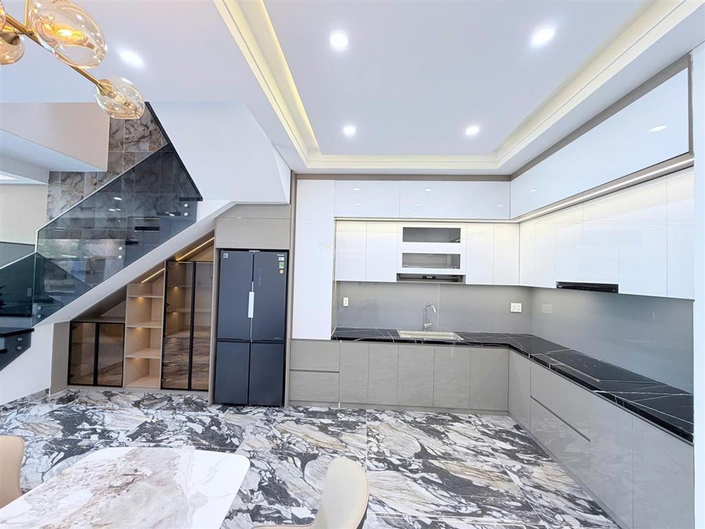 Bán nhà 4 tầng gần biển nguyễn tất thành trần bích san view biển
