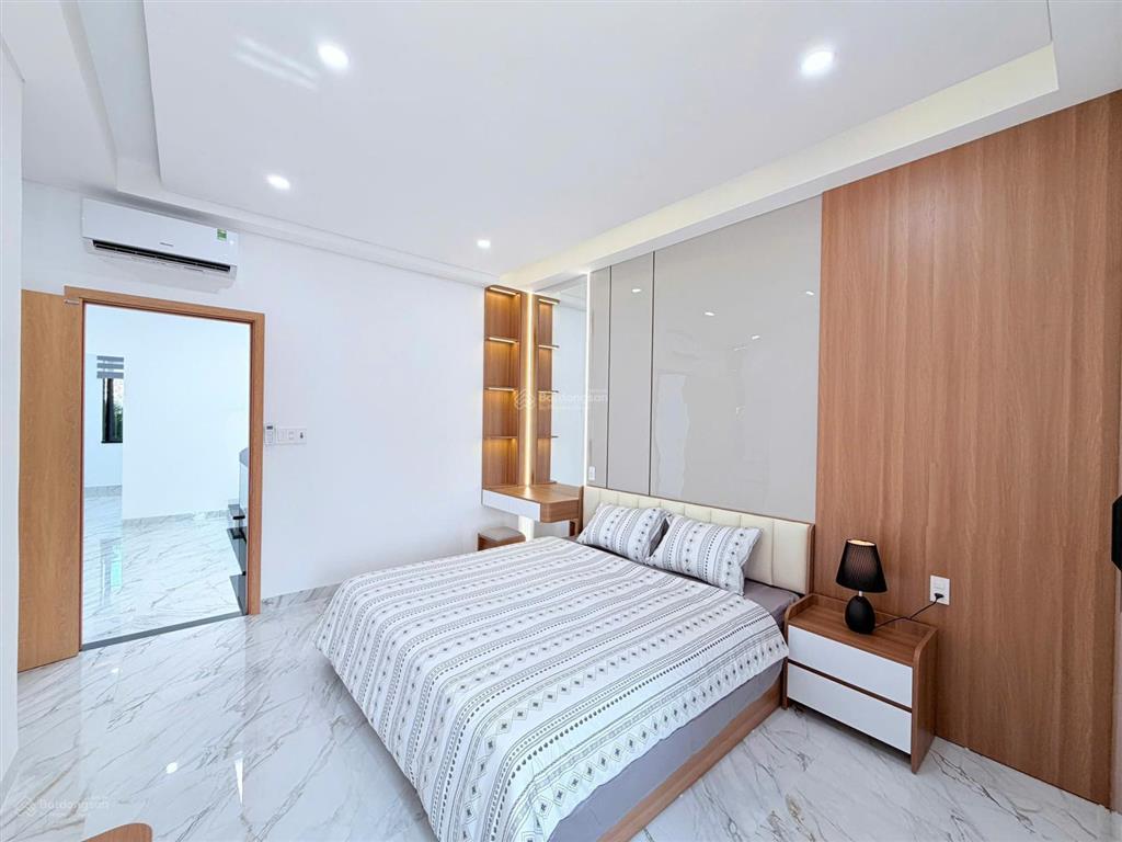 Bán nhà 4 tầng gần biển nguyễn tất thành trần bích san view biển
