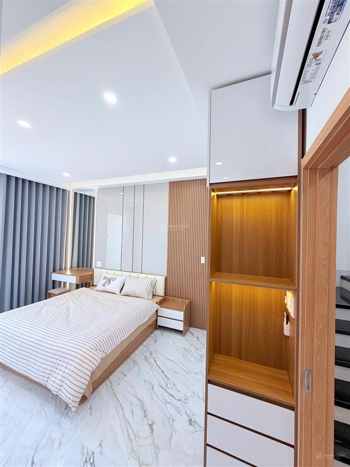 Bán nhà 4 tầng gần biển nguyễn tất thành trần bích san view biển
