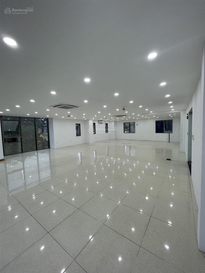 Cho thuê văn phòng tại 156, phố kim mã, 35 triệu, 135 m2, bao đẹp hàng hiếm