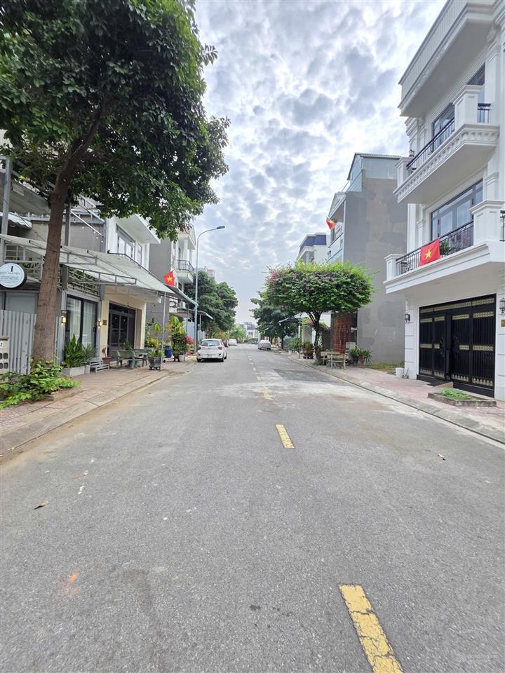 Bán đất 5x12m, đường d5 kdc phúc đạt p. tân đông hiệp gần vincom 550