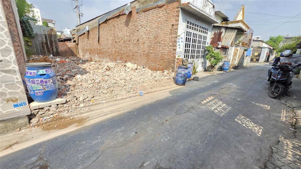 Bán đất 5x17m, hẻm đt.743b p. tân đông hiệp gần ngã 3 ông xã