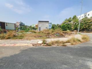 Bán lô góc 5.8x18.1m, đường d6 kdc hố lang p. tân bình