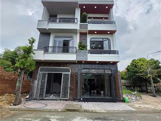 Bán nhà mới 1t2l 4.5x15m hoàn công, đường d1 kdc lê phong bình chuẩn 2, full nội thất