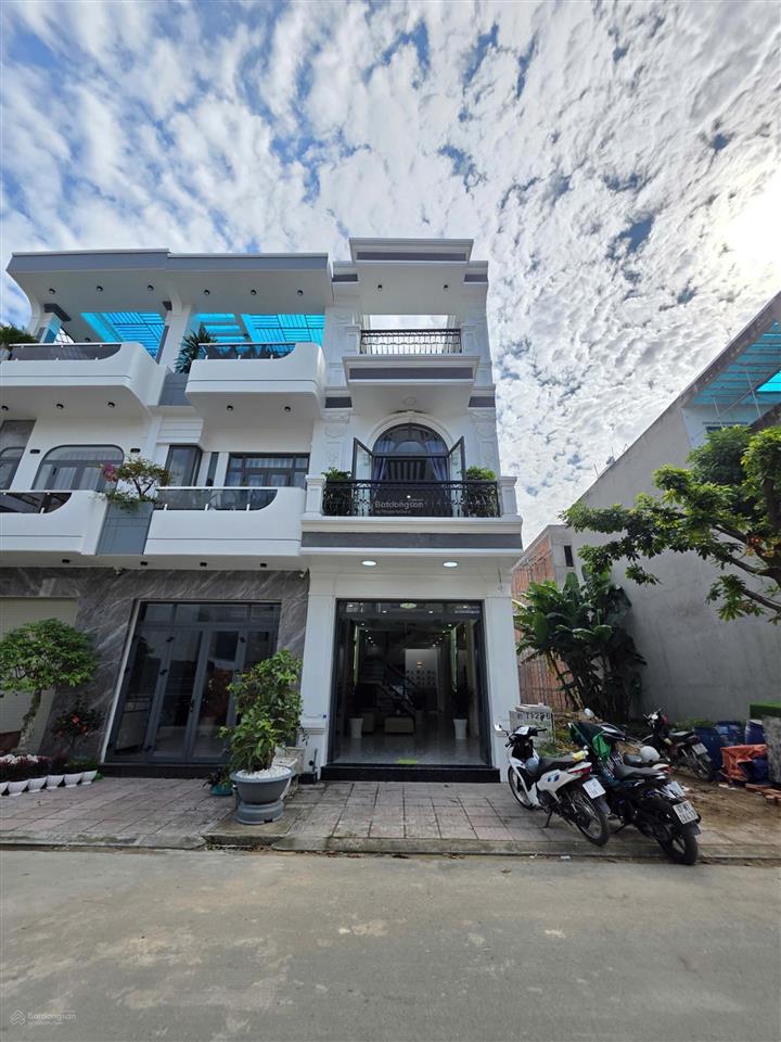 Bán nhà mới 1t 2l 4x17m, đường d1 kdc lê phong bình chuẩn 1 p. bình chuẩn, full nội thất