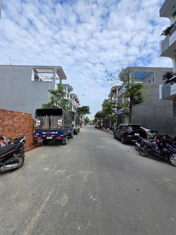 Bán nhà mới 1t 2l 4x17m, đường d1 kdc lê phong bình chuẩn 1 p. bình chuẩn, full nội thất