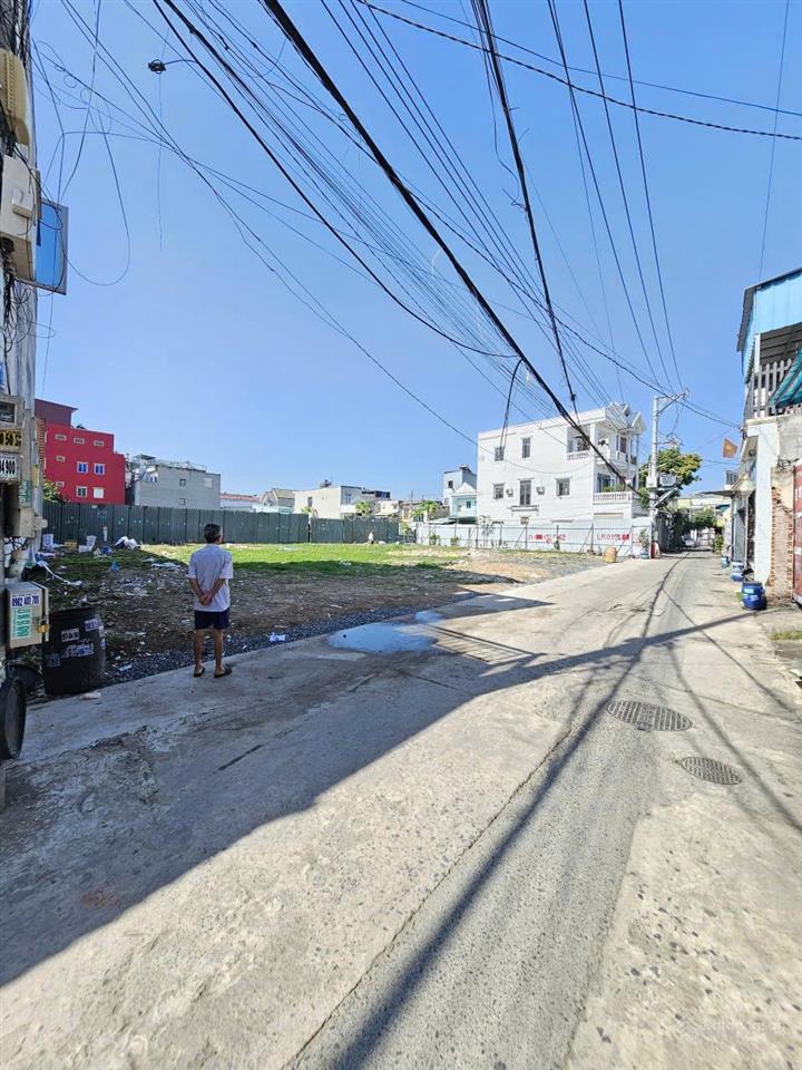 Bán đất 4x33m, hẻm nguyễn thị minh khai p. dĩ an gần ngã tư chiêu liêu