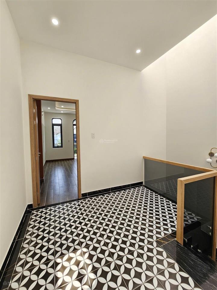 Bán nhà 1t1l mới 4x15.4m hoàn công, kdc hoàng hùng p. dĩ an gần ngã tư chiêu liêu