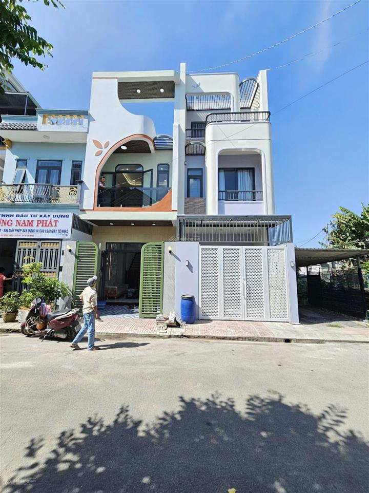 Bán nhà 1t1l mới 4x15.4m hoàn công, kdc hoàng hùng p. dĩ an gần ngã tư chiêu liêu