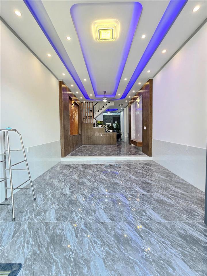Bán nhà mới kdc 1t1l 4.2x20m hoàn công, gần đường phạm văn diêu p. biên hòa, full nội thất