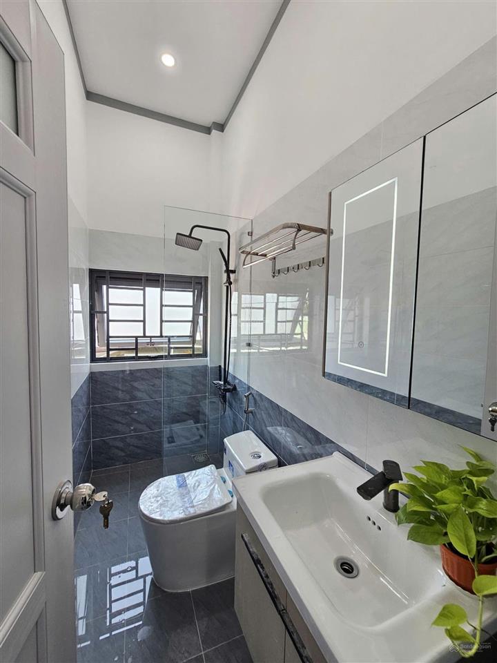 Bán nhà mới kdc 1t1l 4.2x20m hoàn công, gần đường phạm văn diêu p. biên hòa, full nội thất