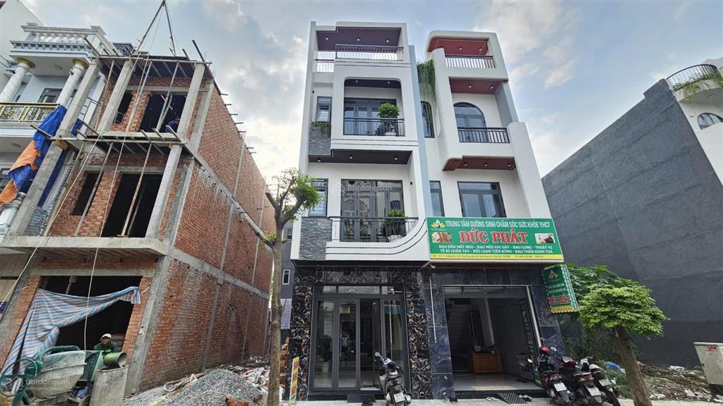 Bán nhà mới 1t2l 4x15m hoàn công, đường d3 kdc phú hồng đạt, full nội thất