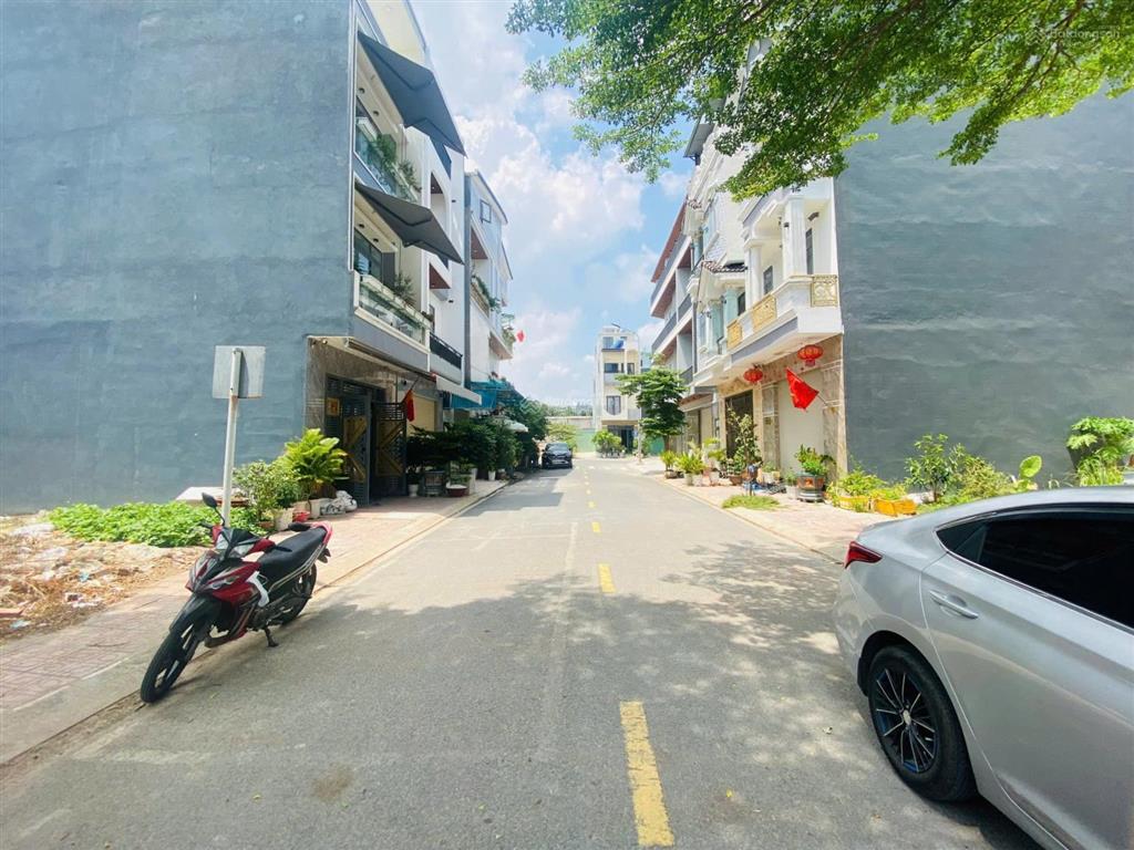 Bán đất 4,7x13m, đường d6 kdc phú hồng khang gần chợ phú phong (bán gấp)