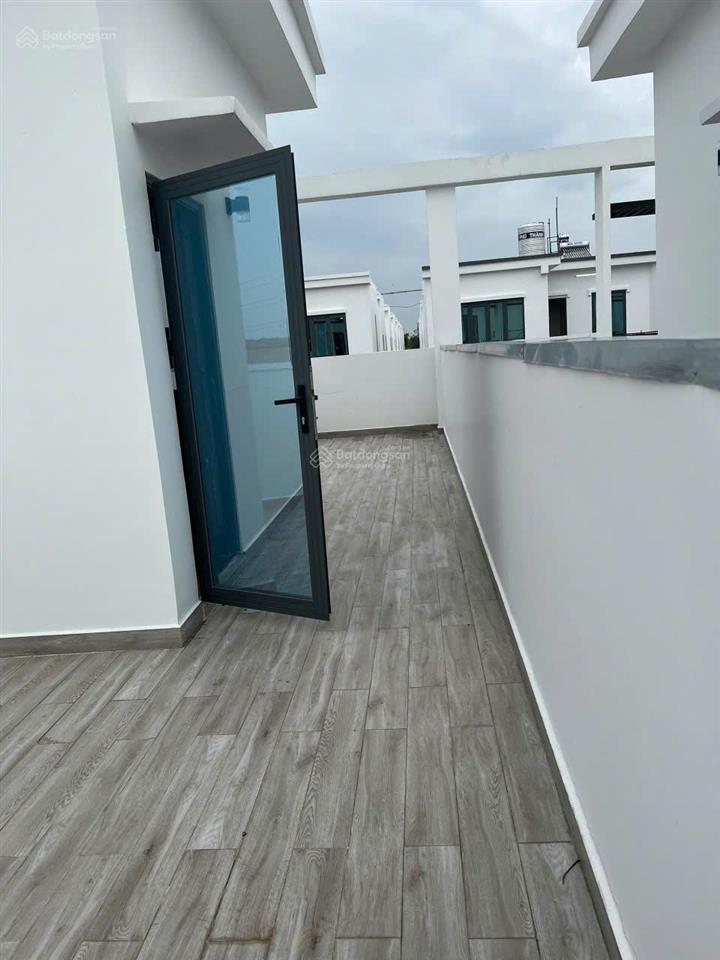 Bán nhà mới 1t 1l + tum 4x15.5m, đường d1 kdc ngọc lễ (hoàn công)