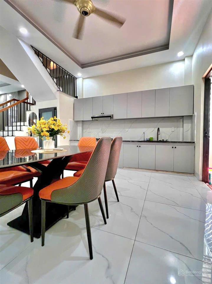 Bán nhà mới 1t2l kế công viên 5x12m, đường n2 kdc u&i full nội thất (giá rẻ, hoàn công)
