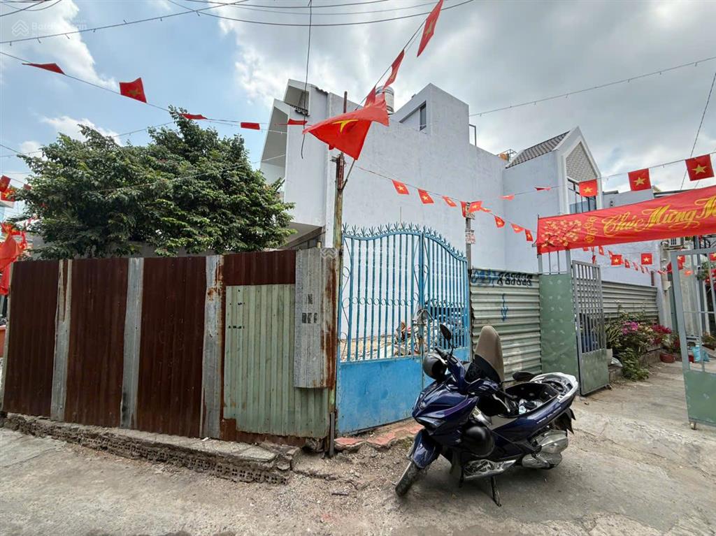 Bán lô góc 5x15m, hẻm đường số 5 gần cầu vượt linh xuân (vị trí trung tâm)