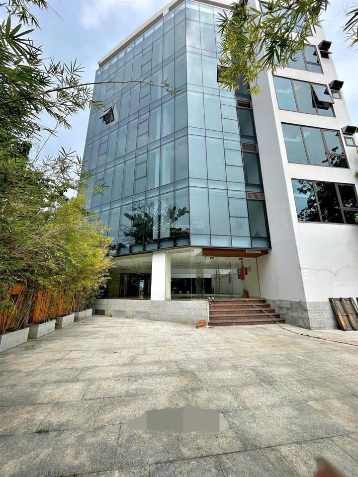 Cho thuê văn phòng lầu 1 dt 303 m2 ở bình thạnh sát q1