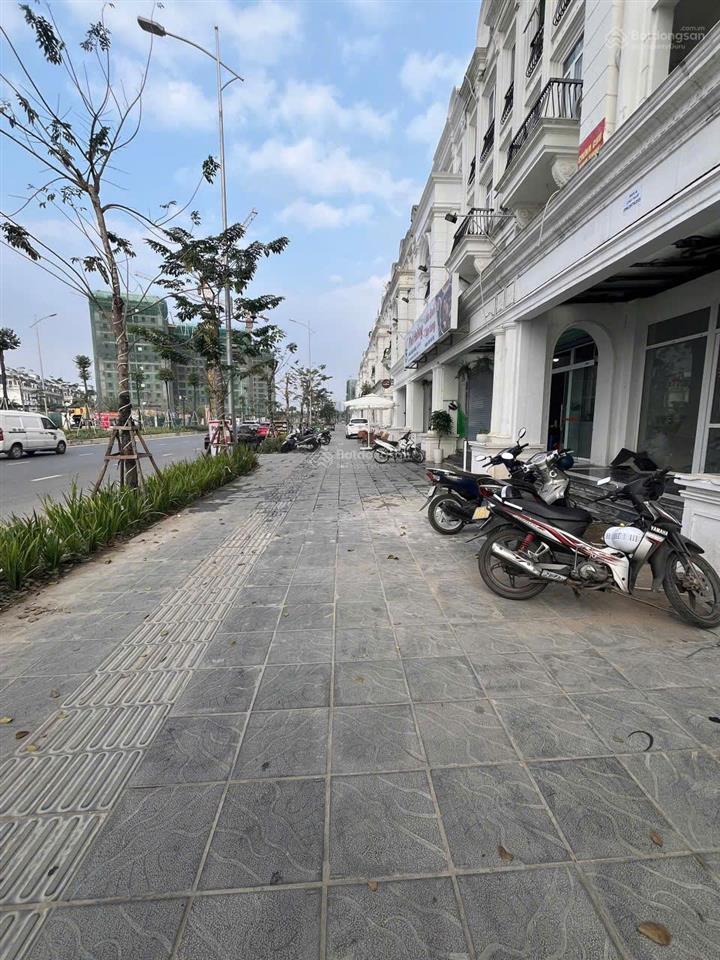Cần cho thuê gấp căn louis đại mỗ nhà hoàn thiện có nền điện nước vệ sinh đầy đủ 0977 180 ***