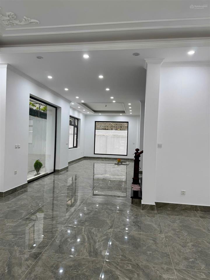 Chính chủ cho thuê căn bt an quý 225 m2 hoàn thiện có thang máy full đồ  0977 180 ***