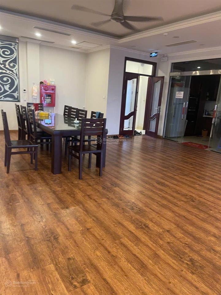 Cần cho thuê gấp căn shophouse 2 căn đập thông full nội thất đầy đủ pccc 200m2