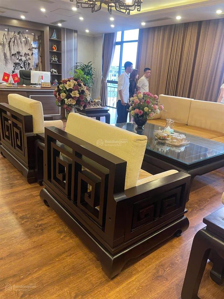 Cần cho thuê gấp căn shophouse 2 căn đập thông full nội thất đầy đủ pccc 200m2