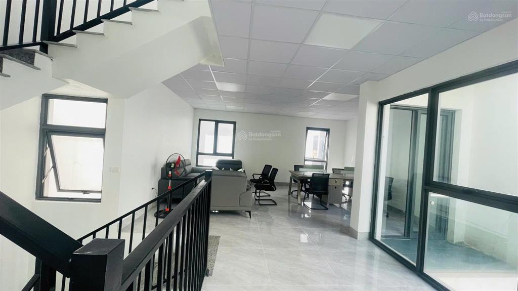 Chính chủ cần cho thuê gấp căn bt 198m2 hoàn thiện đẹp phù hợp mọi nhu cầu sử dụng