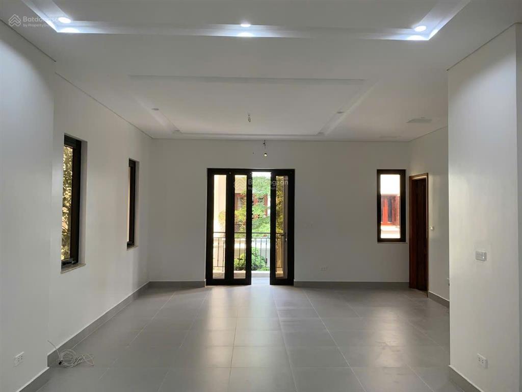 Chính chủ cần cho thuê căn biệt thự 250m2 ht có thang máy pccc giá 40 tr