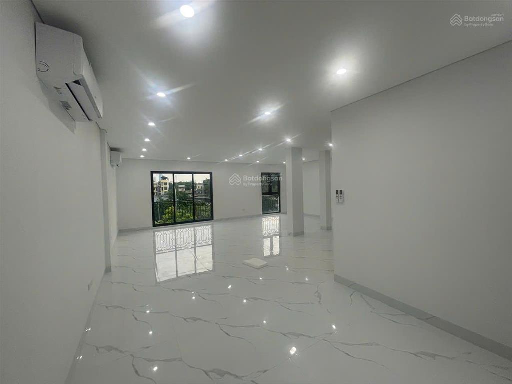 Chính chủ cần cho thuê gấp căn biệt thự có thang máy pccc đầy đủ 0977 180 ***