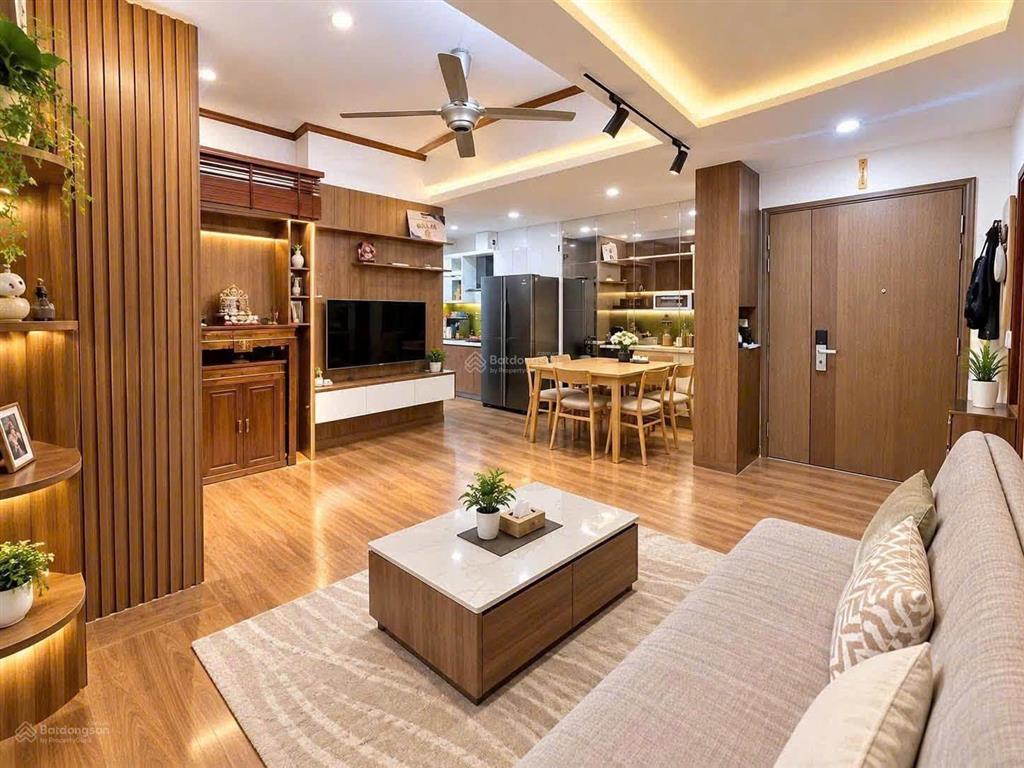 Bán chung cư ngoại giao đoàn 71m2 2n2vs full đồ sẵn sổ có slot xe view cực thoáng giá 5.9 tỷ