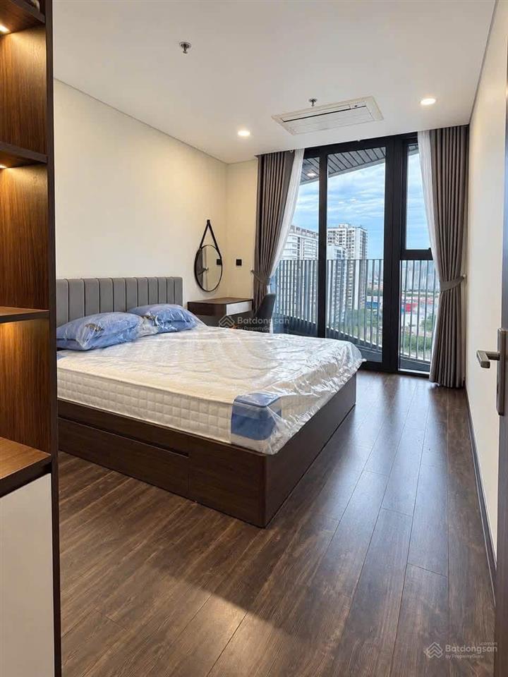 Căn hộ ngoại giao đoàn 95m, 2n có thể sửa 3n, đủ đồ, tầng trung, bc mát, view thoáng. giá 7,5 tỷ