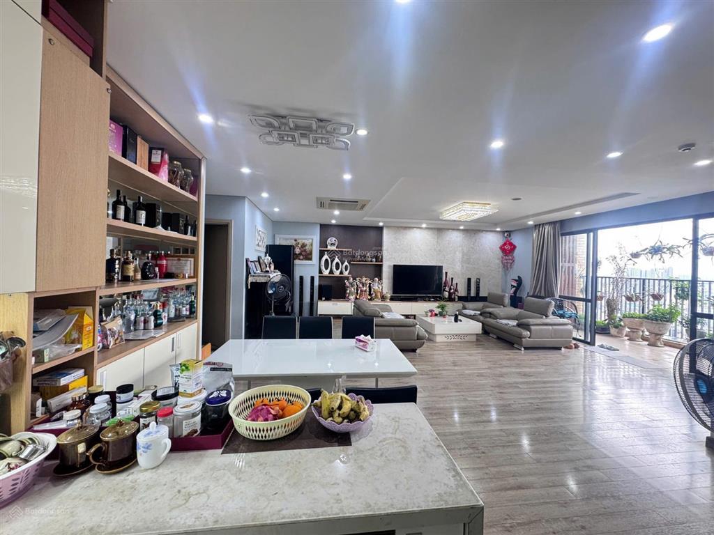 Bán căn góc n03t6 ngoại giao đoàn. 133m 3pn2vs đủ đồ, căn góc hướng đông, có slot xe. giá 14 tỷ tl.