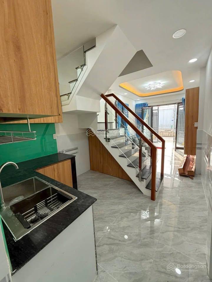 Chủ ngộp bán gấp nhà xuân thới sơn 545tr sổ riêng đất thổ cư /  0909 514 ***